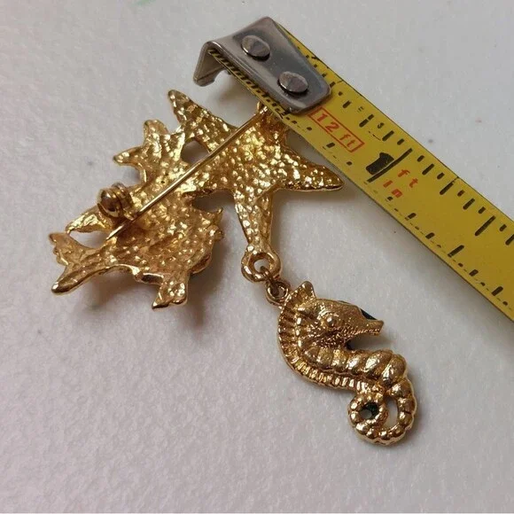 Vintage Gold Tone Enameled Sea Creatures Brooch Pin Fish Seahorse Starfish - Picture 5 of 6